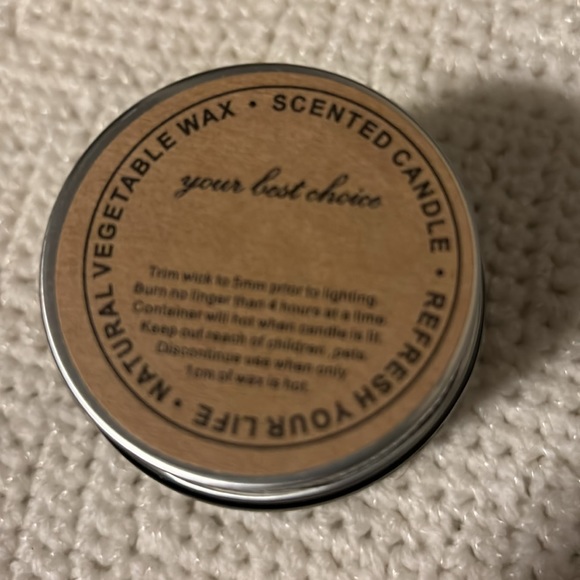 I am 29+ middle finger candle - Picture 3 of 6